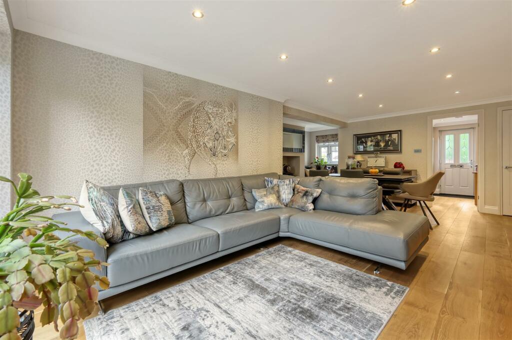 Additional image 10 of Stunning Detached Cottage:  Roydon