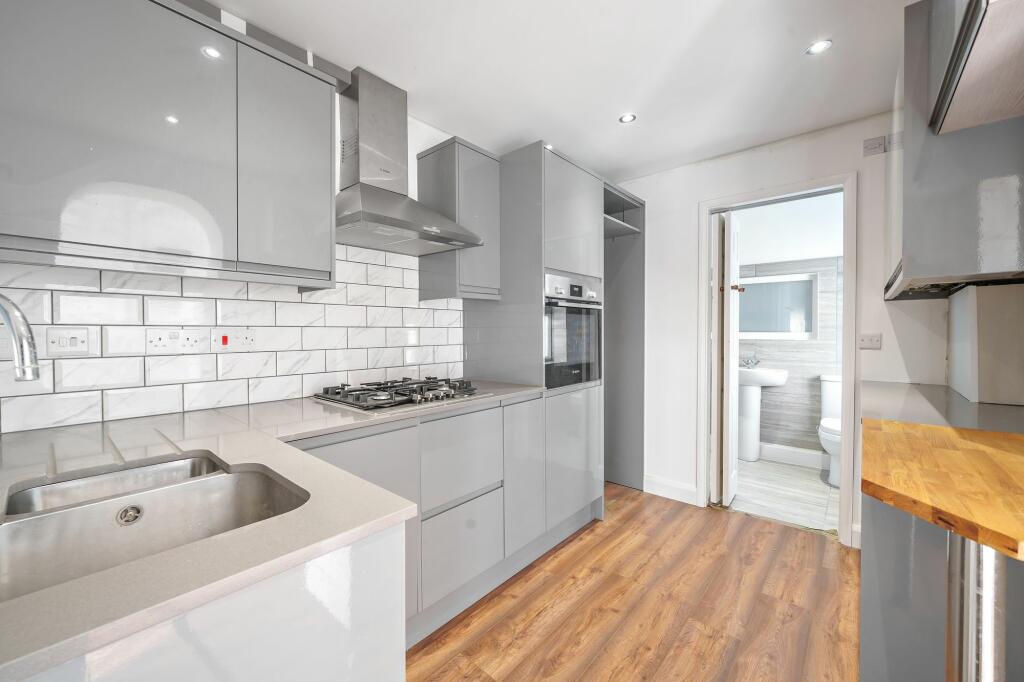 Additional image 2 of The Netherlands, Coulsdon, CR5