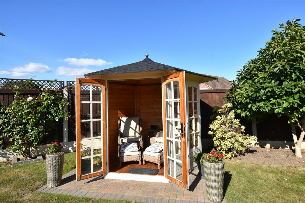 Additional image 16 of Whinfield Avenue, Dovercourt, Harwich, Essex, CO12