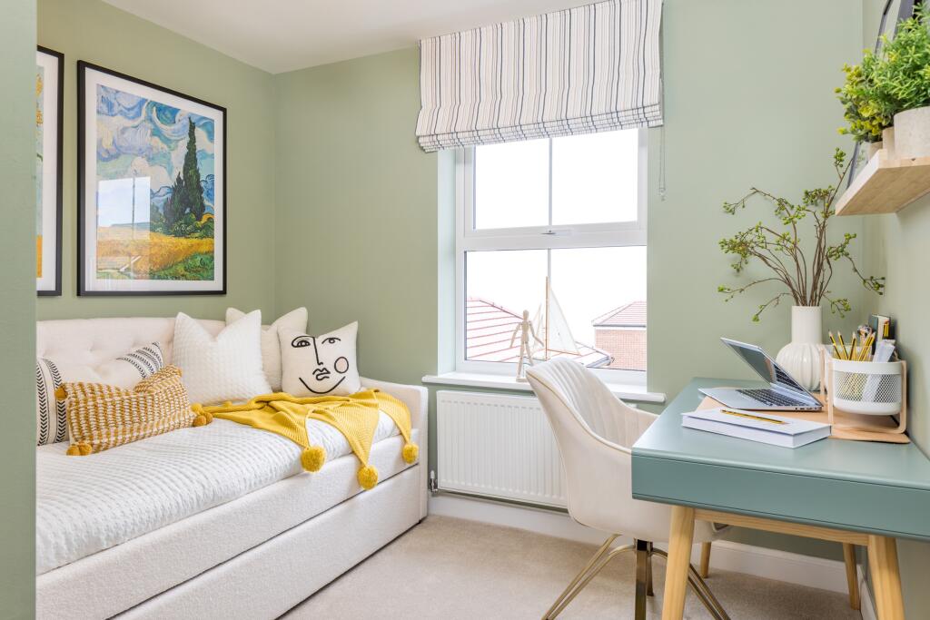 Additional image 7 of Low Road,
Dovercourt,
Essex,
CO12 3TX