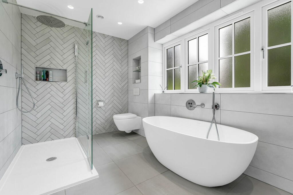Additional image 34 of Longaford Way, Hutton Mount, Brentwood, CM13 2LT