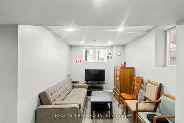 Additional image 33 of 8 Wainwright Dr