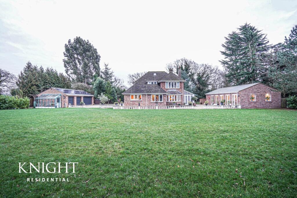 Layer Road, Kingsford, Colchester, CO2