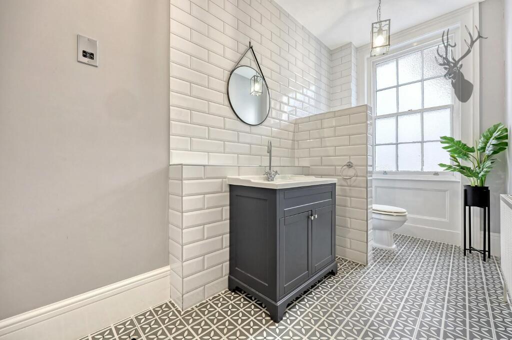 Additional image 19 of High Street, Ongar