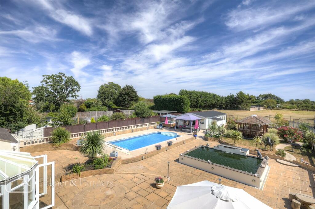 Additional image 64 of Dumont Avenue, St. Osyth, Clacton-on-Sea, Essex, CO16