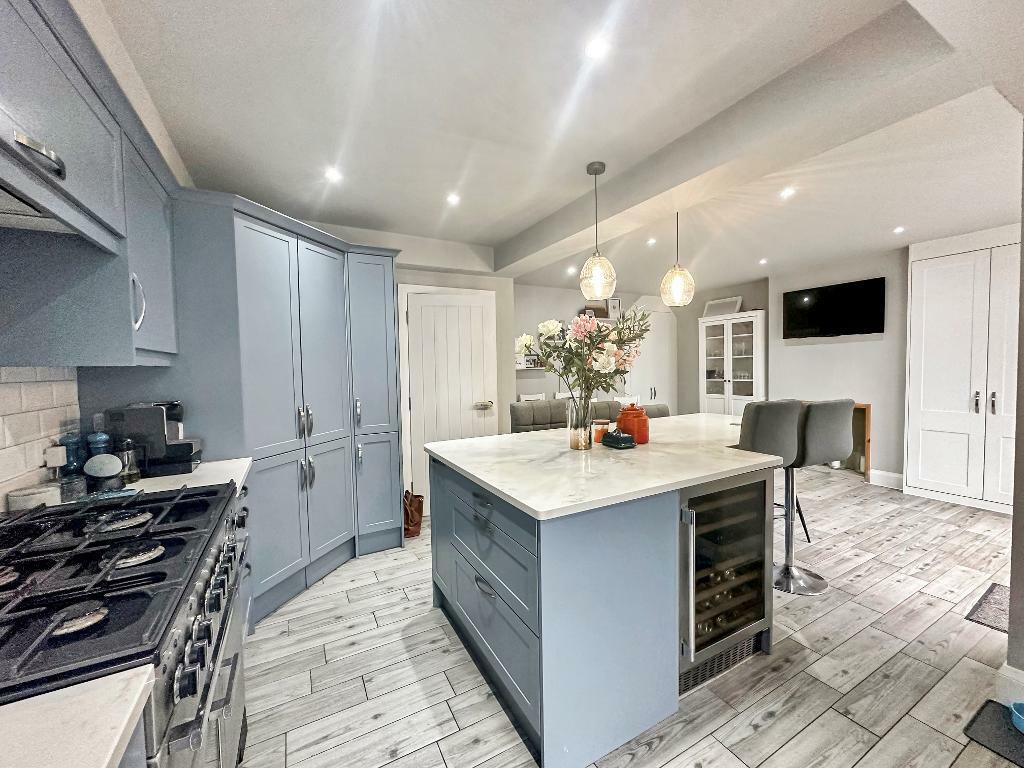 Additional image 3 of Farm Fields, Sanderstead, CR2 0HQ