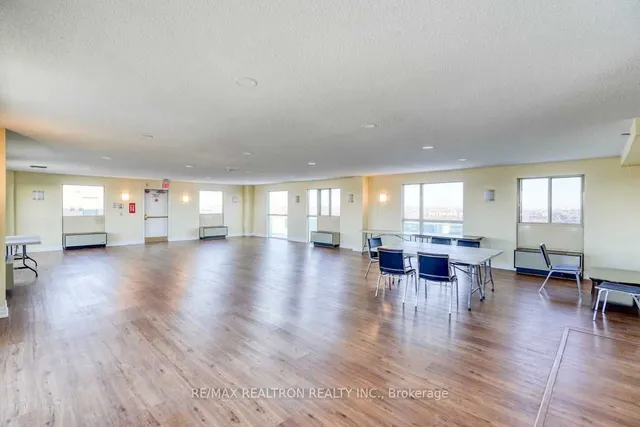 Additional image 31 of 41 Markbrook Lane Unit 204