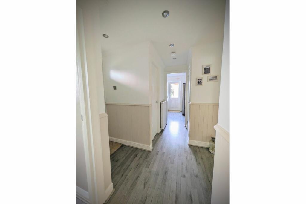 Additional image 4 of Lorraine Close, Billericay, CM11