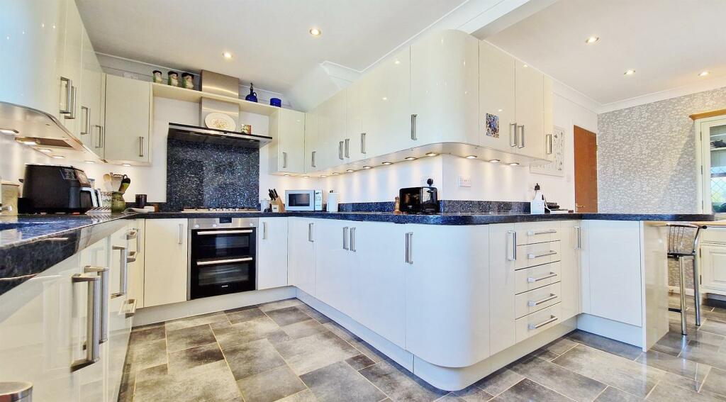 Additional image 11 of Thorns Way, Frinton Homelands