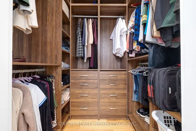 Additional image 23 of 47 Woodfield Rd