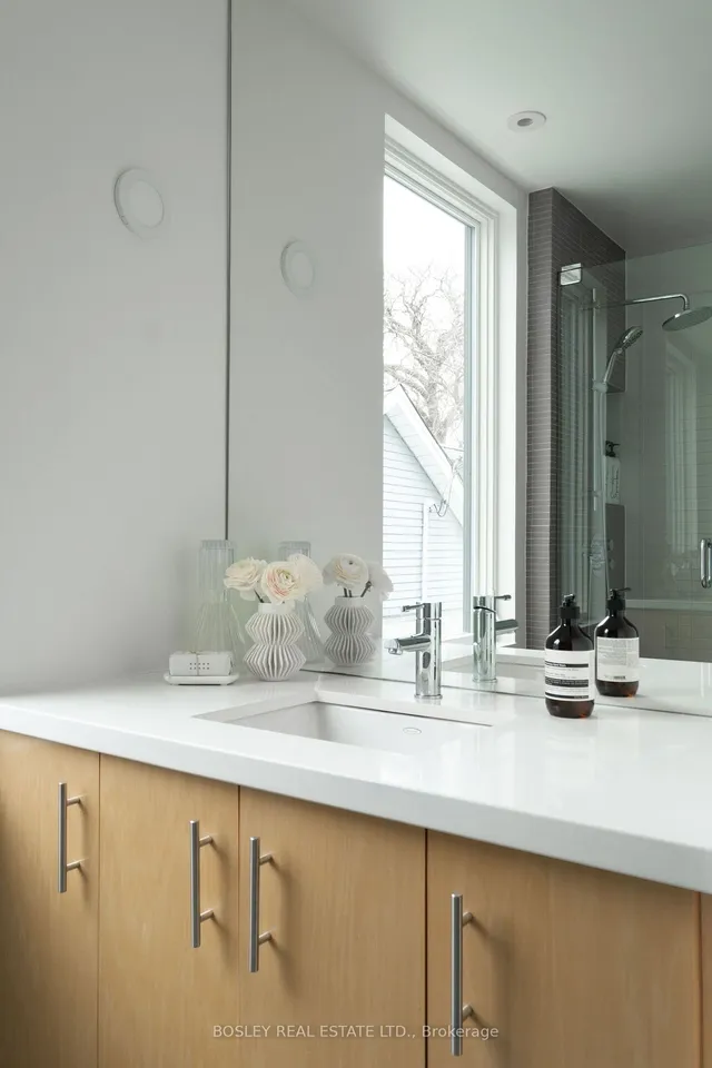 Additional image 25 of 41 Garden Ave