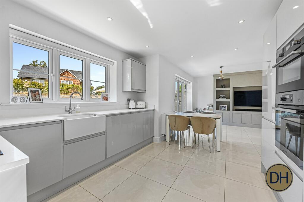 Additional image 4 of Highfield Close, Hastingwood, Essex CM17