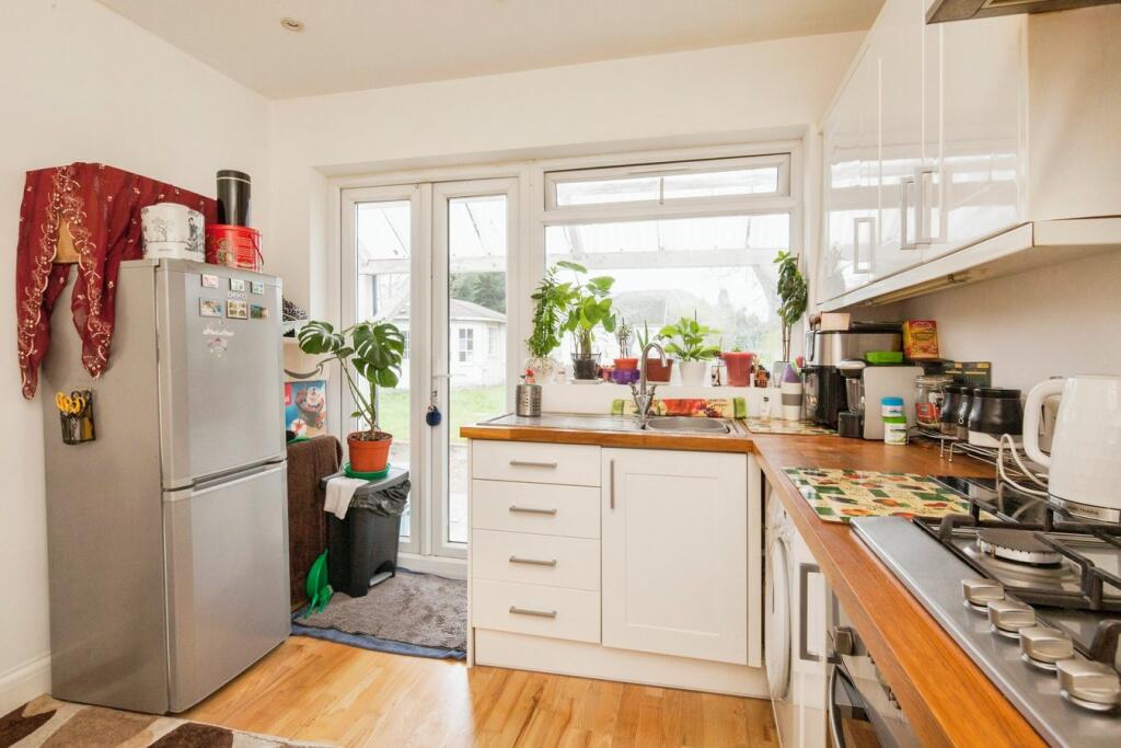 Additional image 6 of Woodmere Close, Croydon, CR0