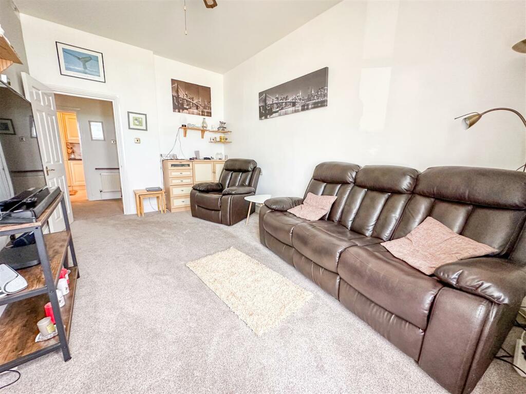 Additional image 5 of The Towers, Vista Road, Clacton Sea Front