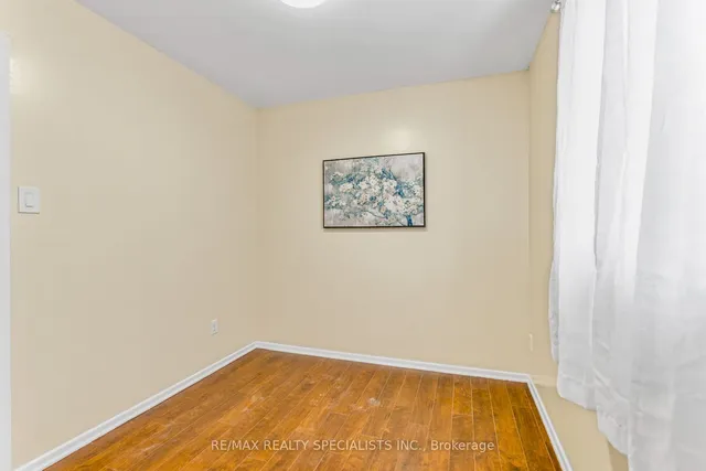 Additional image 10 of 198 Folkstone Cres