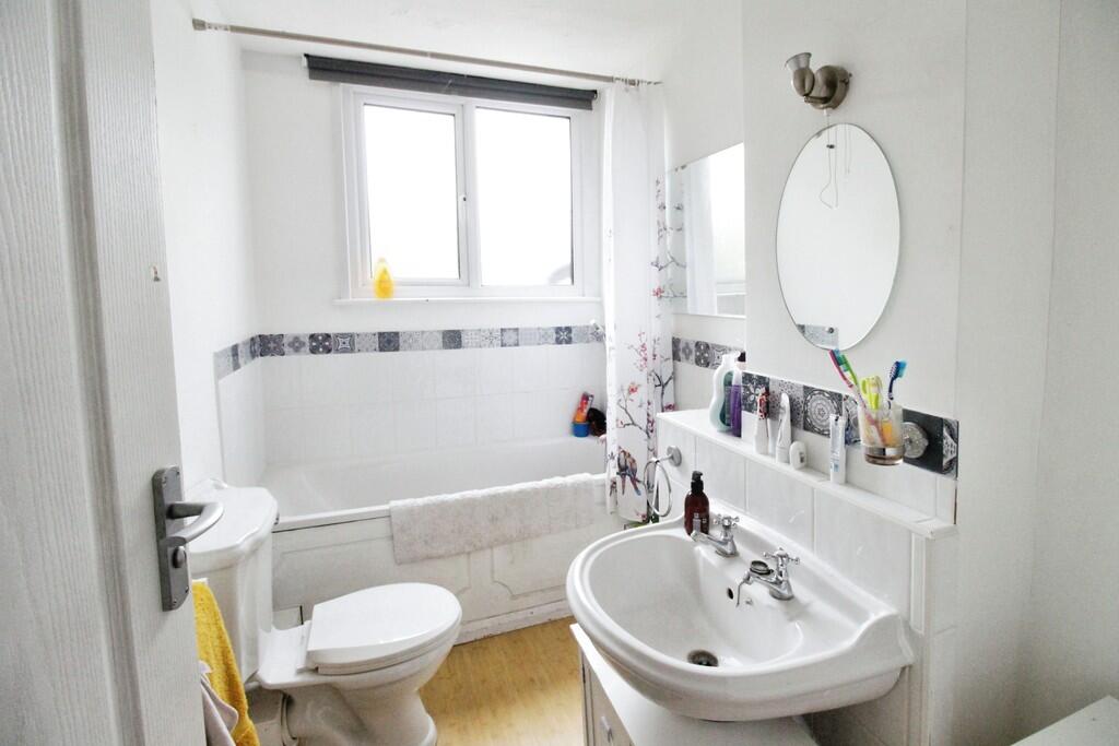 Additional image 12 of Beehive Chase, Brentwood