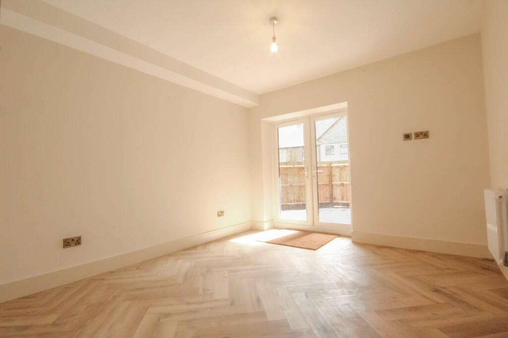 Additional image 9 of 44 The Green, Surrey, CR6