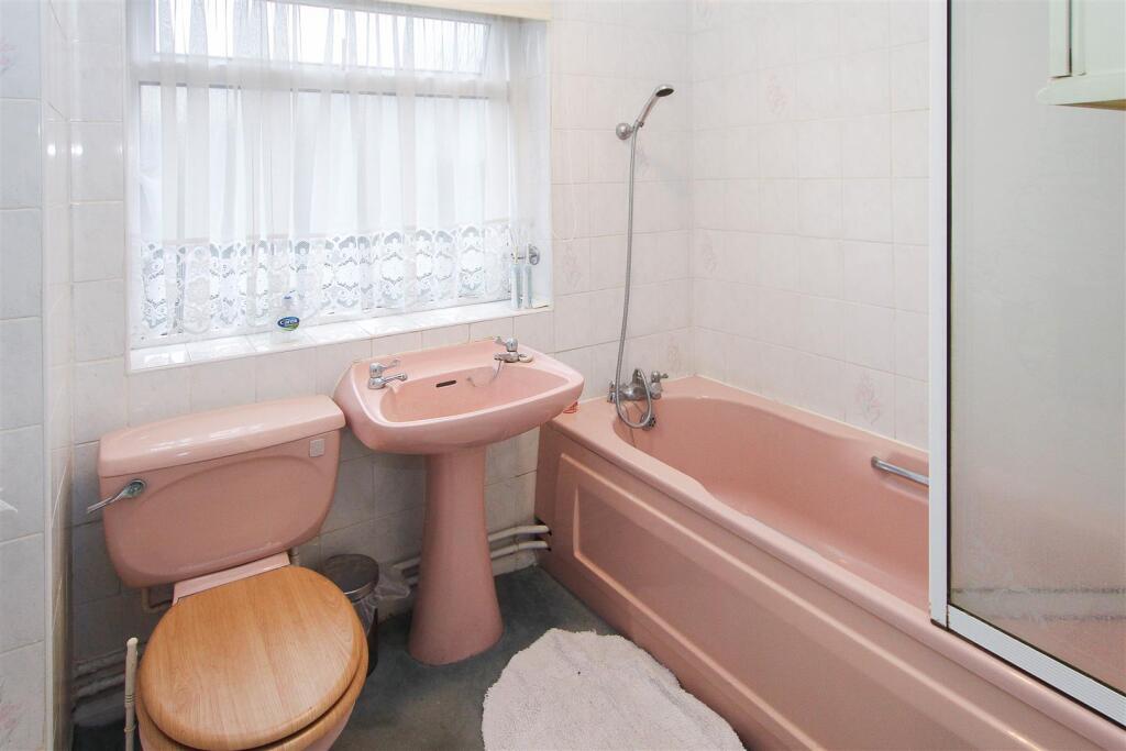 Additional image 11 of Walker Avenue, Fyfield, Ongar