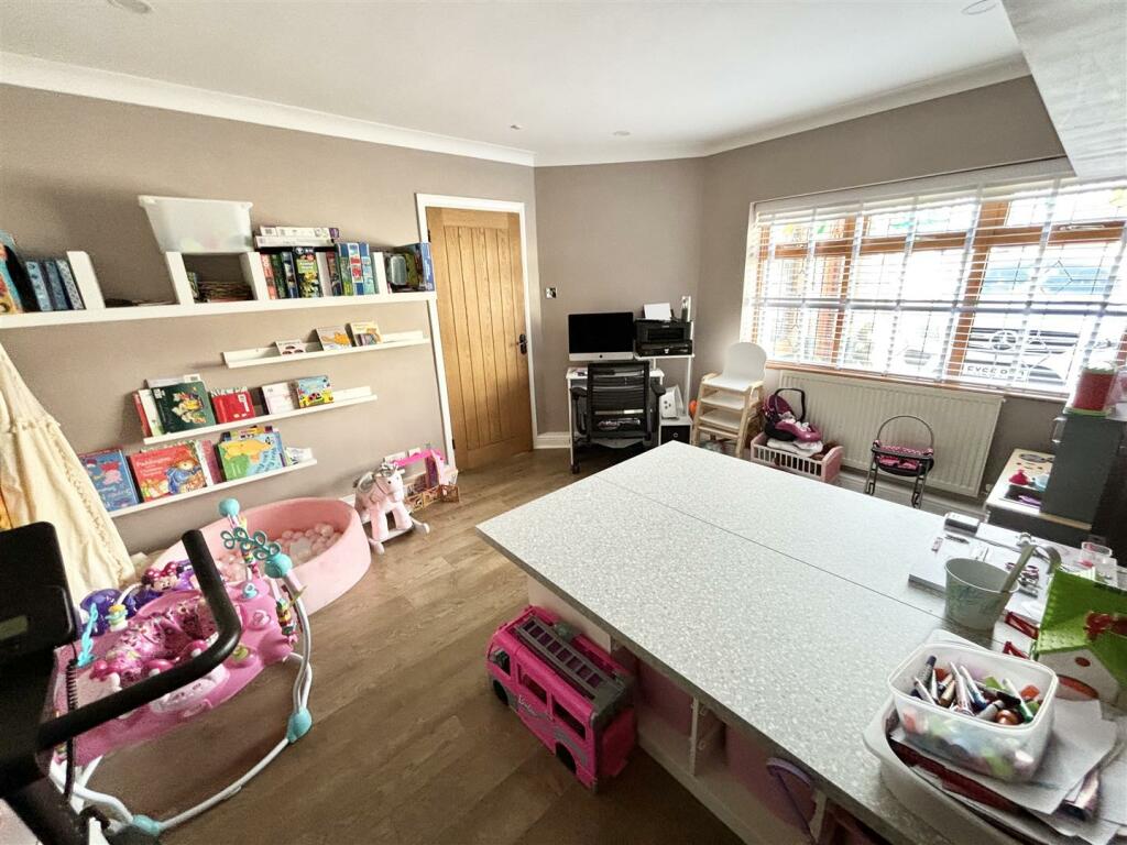 Additional image 20 of Thorndon Avenue, West Horndon, Brentwood