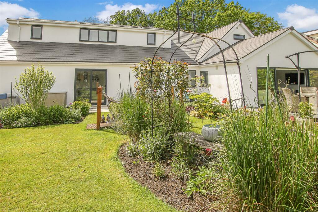 Additional image 35 of ** SIGNATURE HOME ** Hook End Road, Hook End