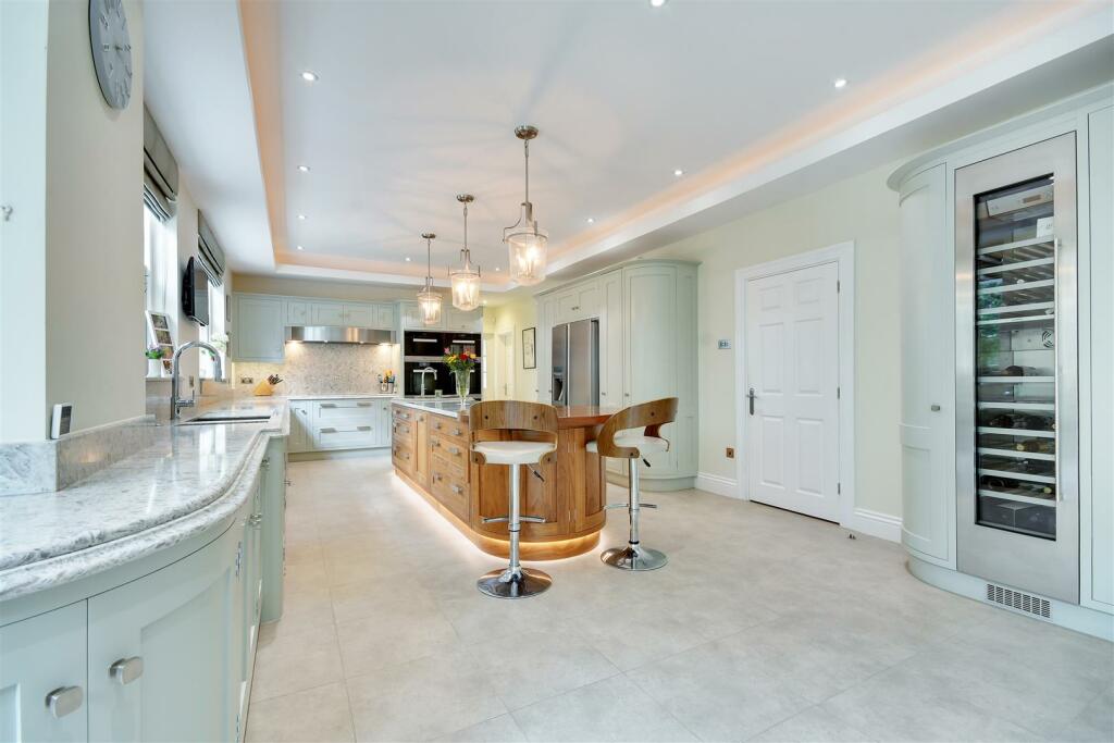 Additional image 9 of Thorndon Approach, Herongate, Brentwood