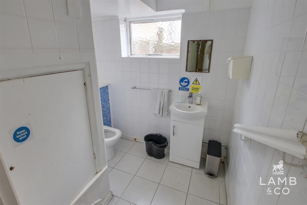 Additional image 9 of Cliff Parade, Walton On The Naze