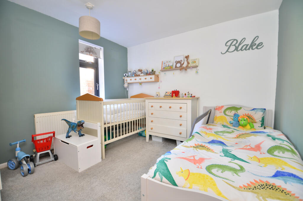 Additional image 9 of Little Oakley