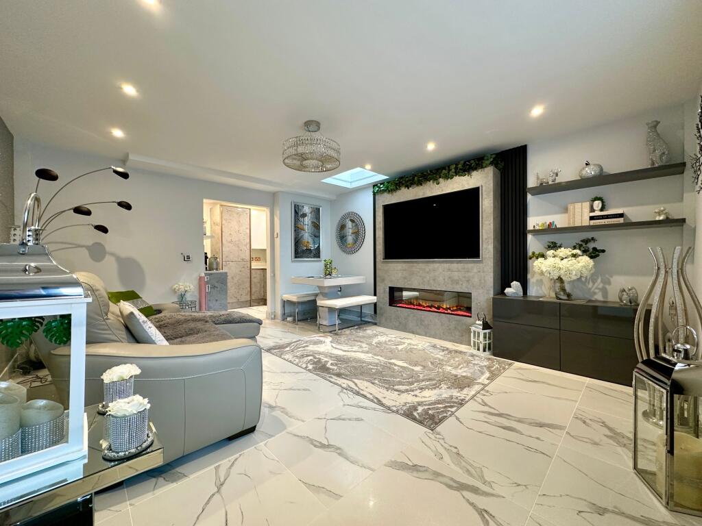 Additional image 13 of Oak Avenue, Crays Hill, CM11