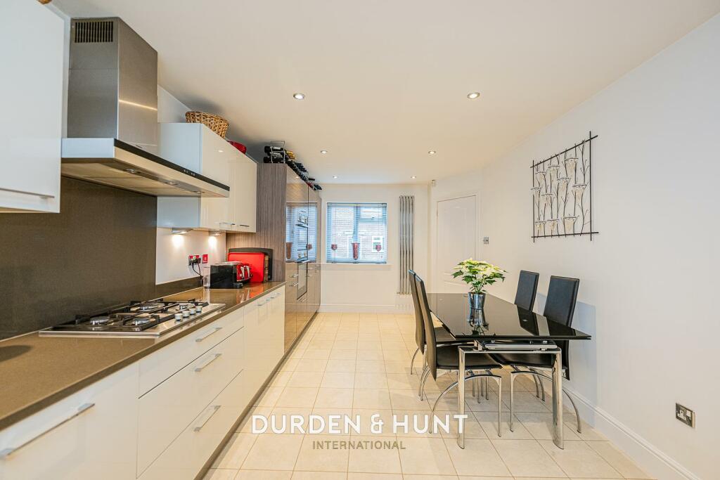 Additional image 4 of Oakland Mews, Ongar, CM5