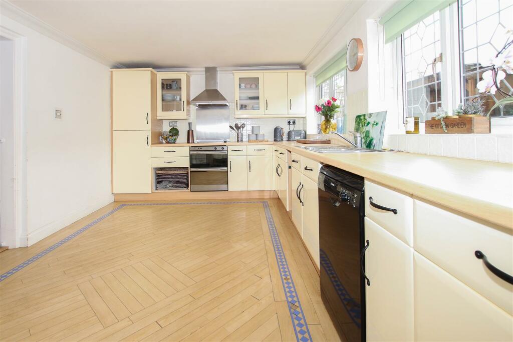 Additional image 2 of Barn Mead, Doddinghurst, Brentwood
