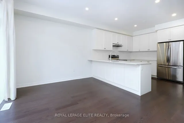 Additional image 13 of 5 MILITARY Cres