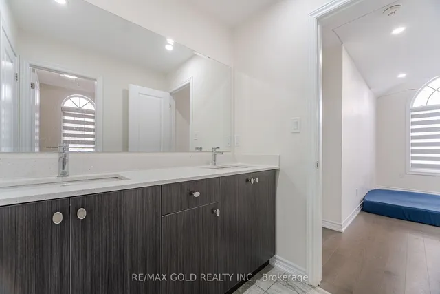 Additional image 23 of 2 Jenwood Cres