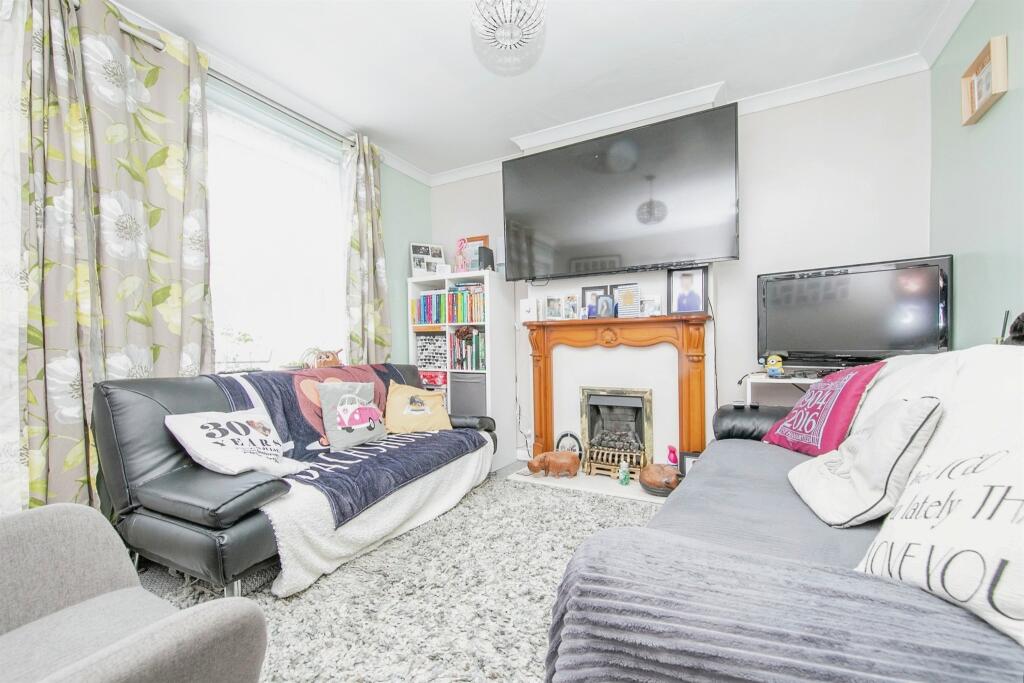 Additional image 19 of Harwich Road, Colchester