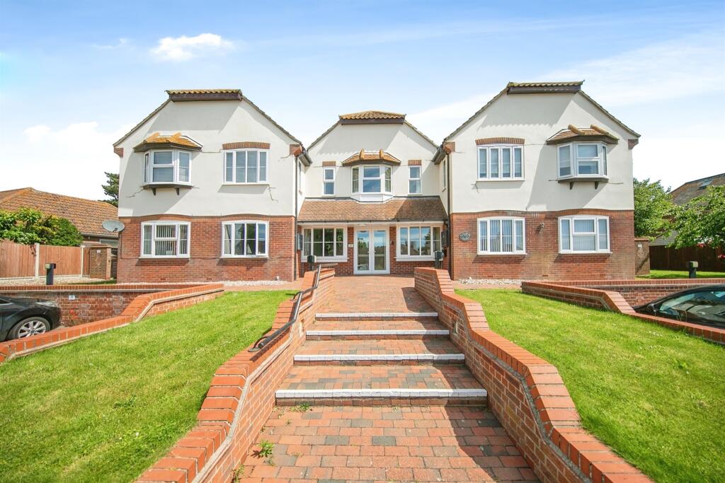 Additional image 5 of Louise Close, Walton On The Naze