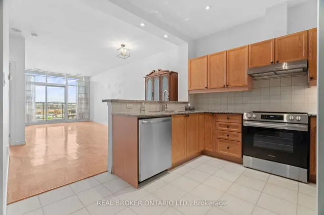 Additional image 8 of 1 Leaside Park Dr Unit 404