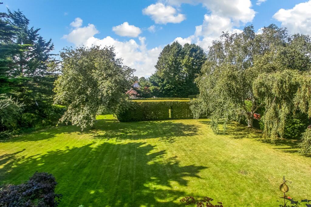 Additional image 2 of Castlemaine Avenue, South Croydon, CR2