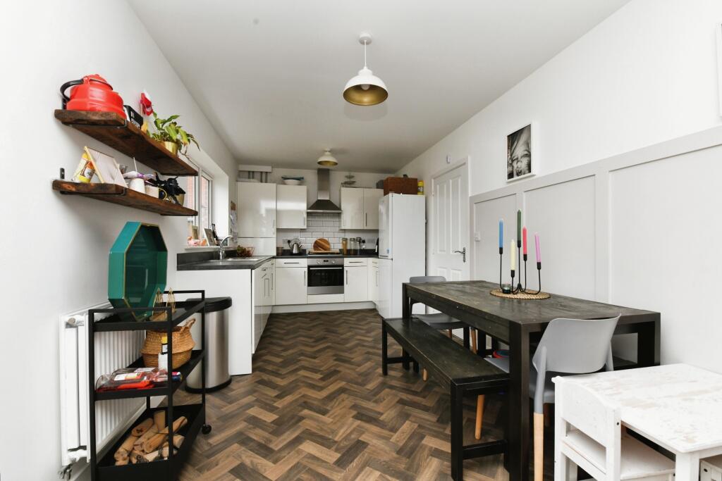 Additional image 5 of Pond View, Burnham-on-Crouch, Essex, CM0