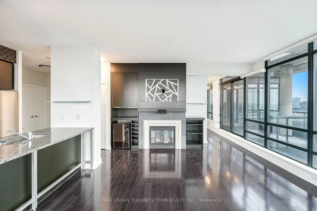 Additional image 13 of 438 King St Unit Ph03