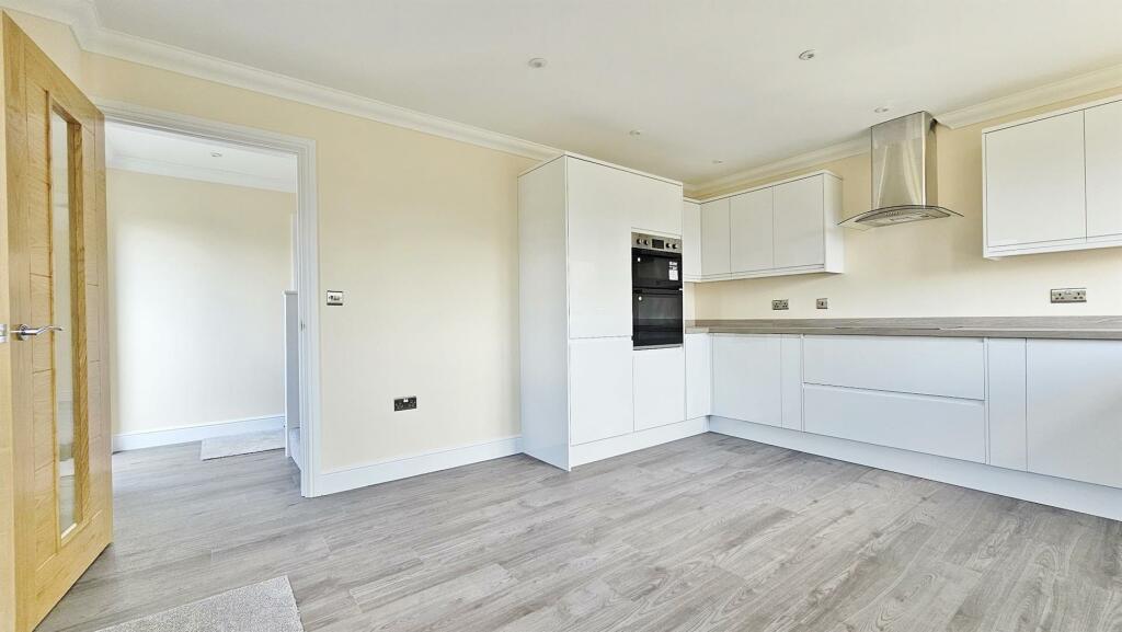 Additional image 5 of Fifth Avenue, Frinton-On-Sea