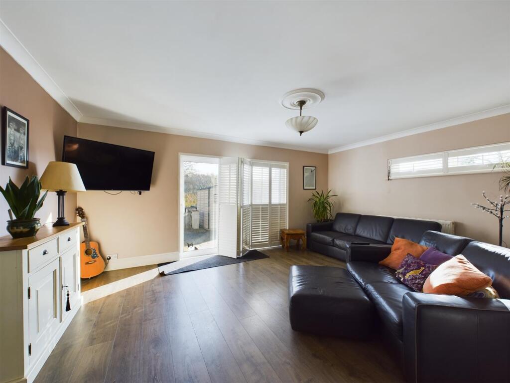 Additional image 24 of St. Margarets Road, Coulsdon