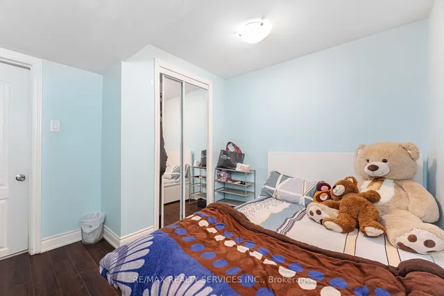 Additional image 36 of 4 Runnymede Cres