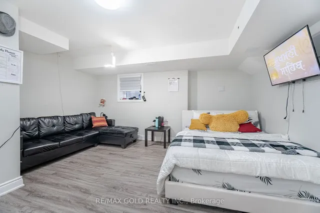 Additional image 30 of 2 Jenwood Cres