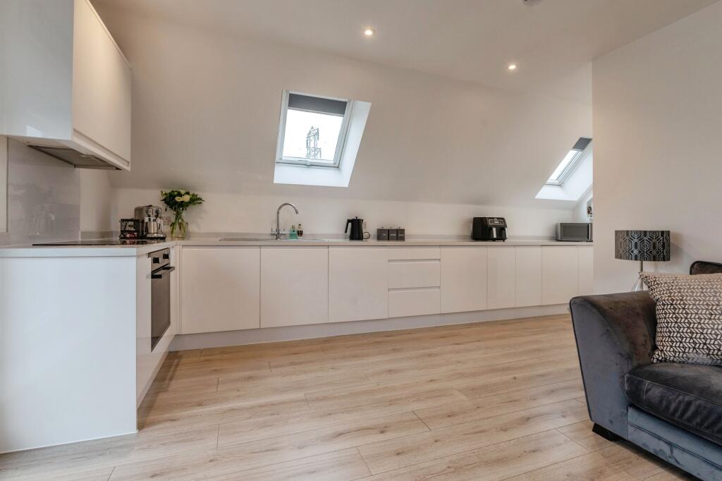 Additional image 4 of The Belvedere, Harding Elms Road, Billericay, Essex, CM11