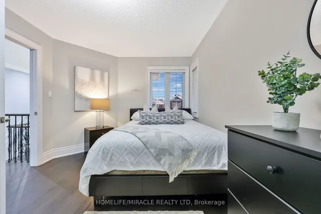 Additional image 35 of 8 Bottlebrush Dr