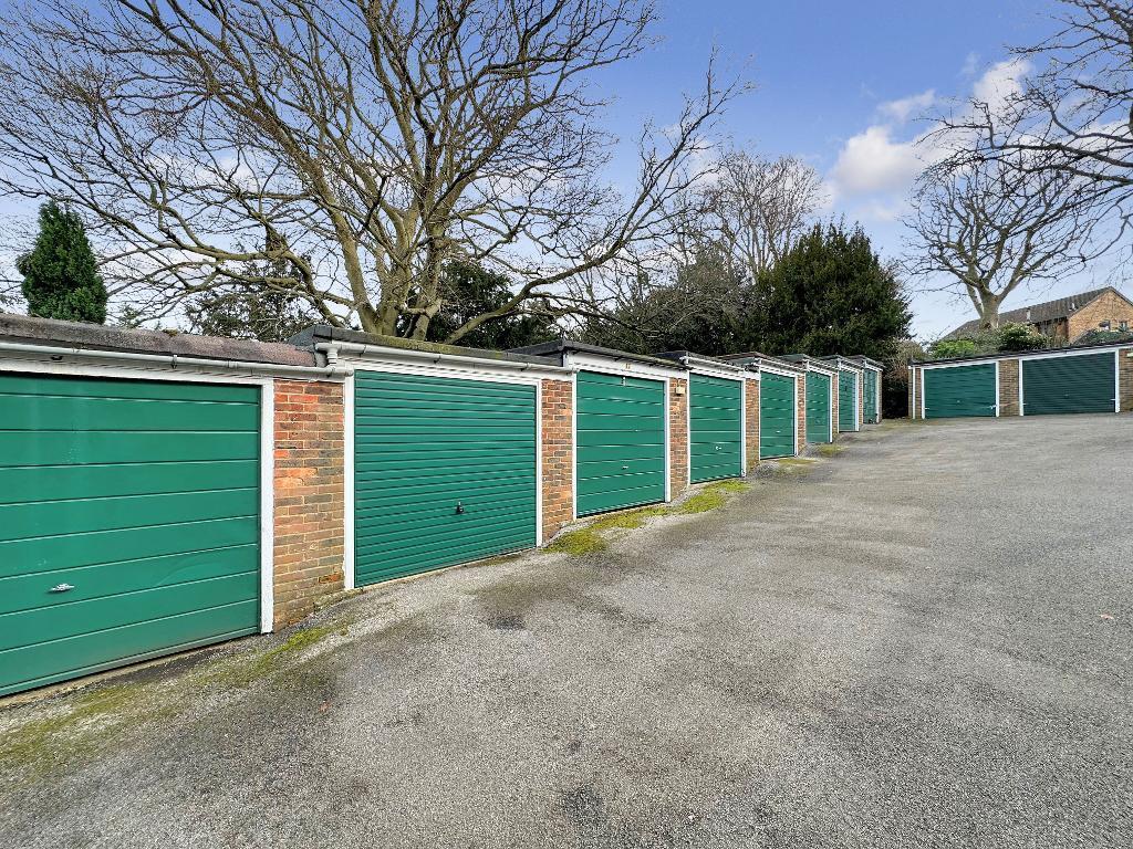 Additional image 20 of Beech Avenue, Sanderstead, Surrey, CR2 0NL