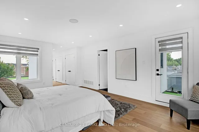 Additional image 26 of 978 Carlaw Ave