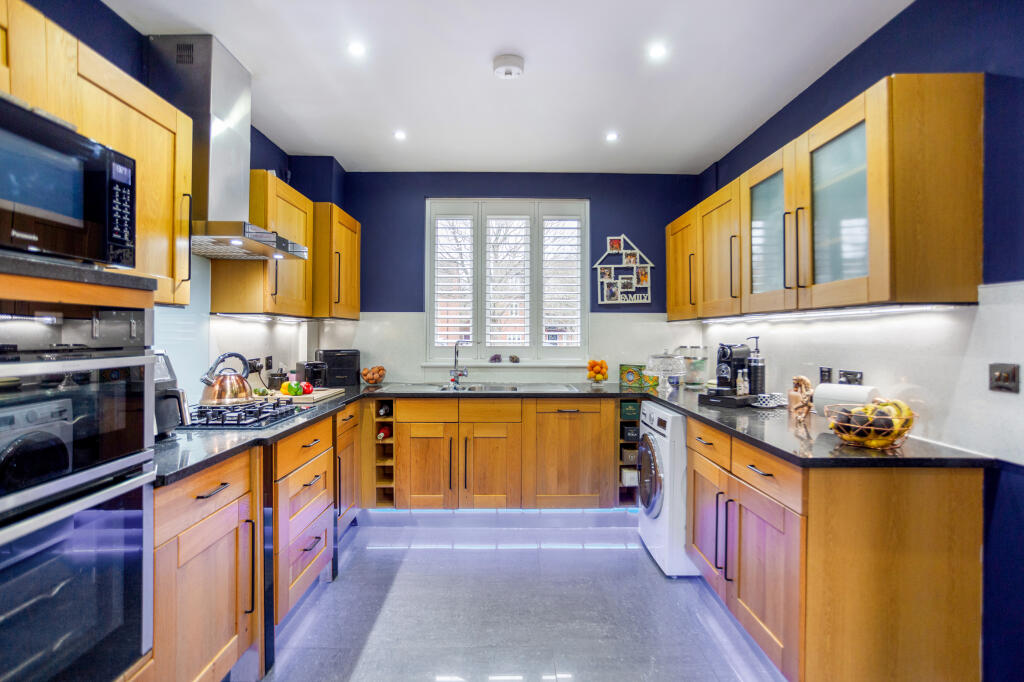 Additional image 3 of Adair Gardens, Caterham, CR3