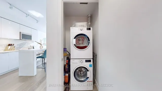 Additional image 22 of 609 Avenue Rd Unit 906