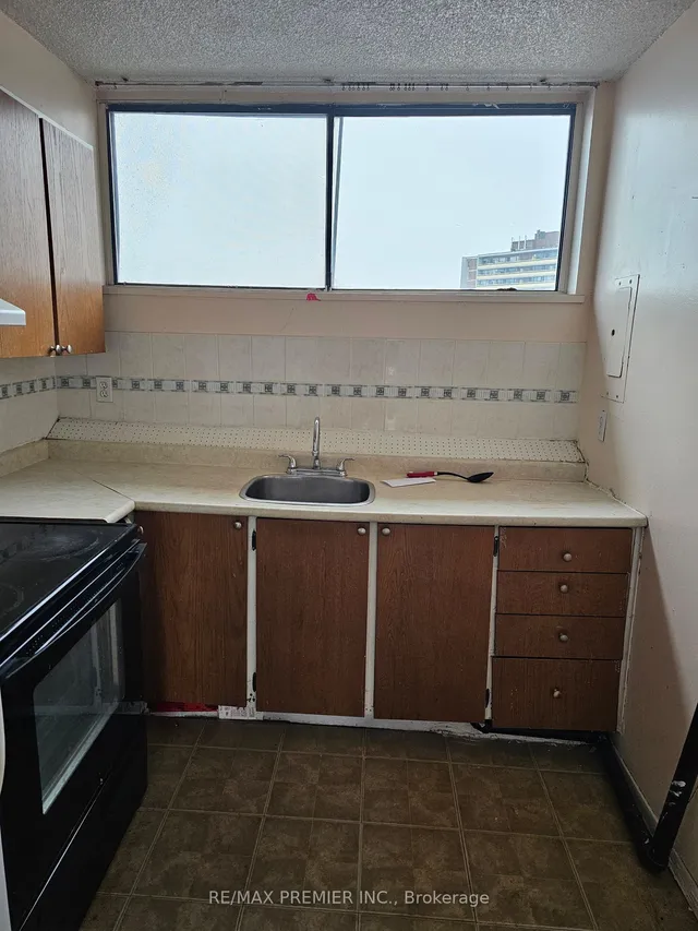 Additional image 6 of 4673 Jane St Unit # 811