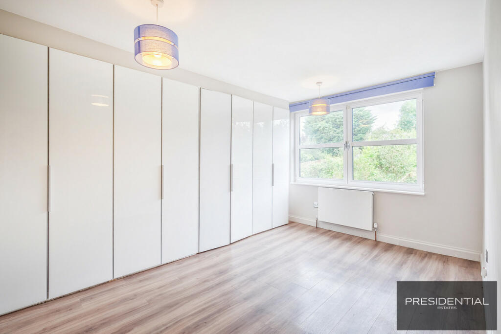 Additional image 21 of Dukes Avenue, Theydon Bois, CM16